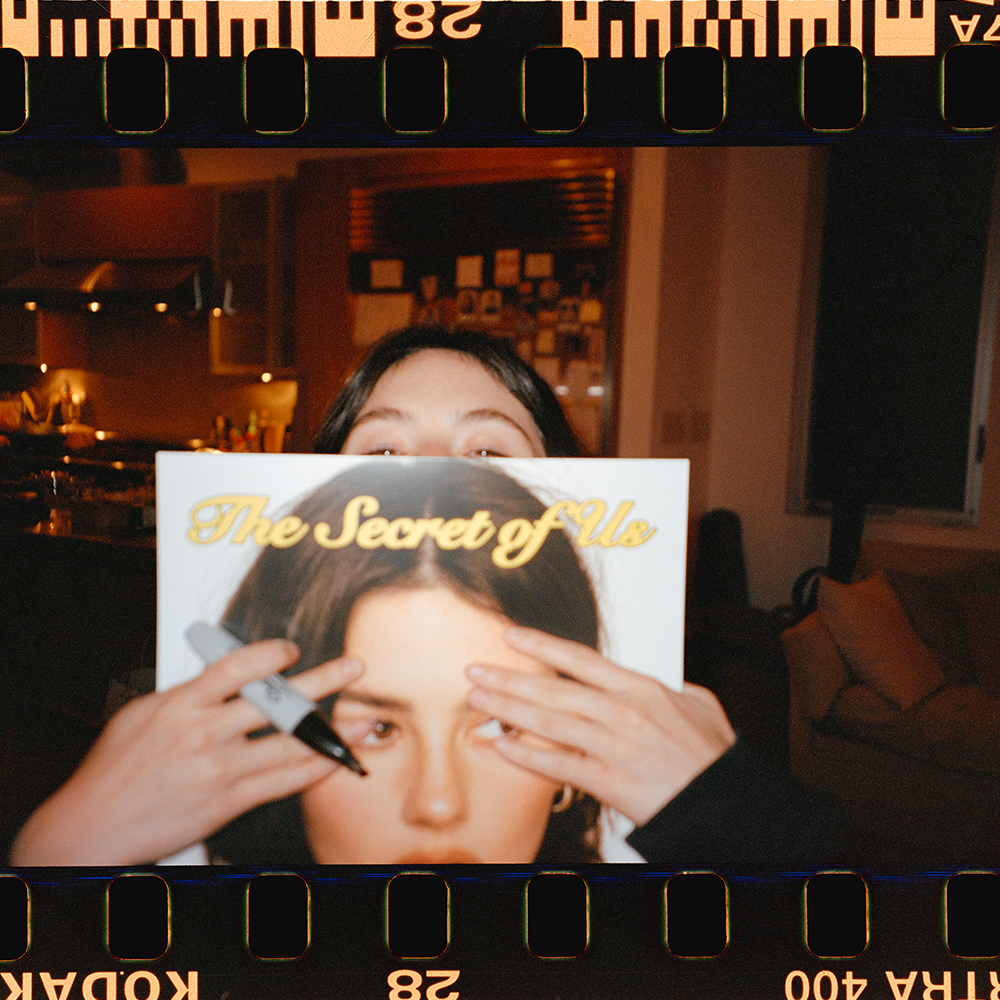 The Secret of Us - Exclusive Signed Purple Vinyl - Gracie Abrams The Secret of Us - Exclusive Signed Purple Vinyl - Gracie Abrams